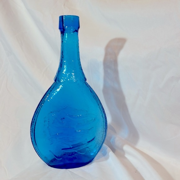 Blue Glass Bottle Vase Union Made Intertwining Hands and Peace Dove 9 inches - Picture 13 of 13